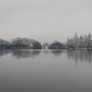 The snowy West Lake 9